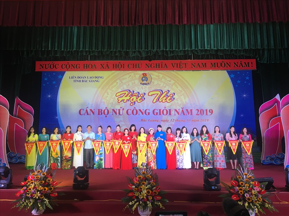 18 thí sinh đến tham dự Hội thi.
