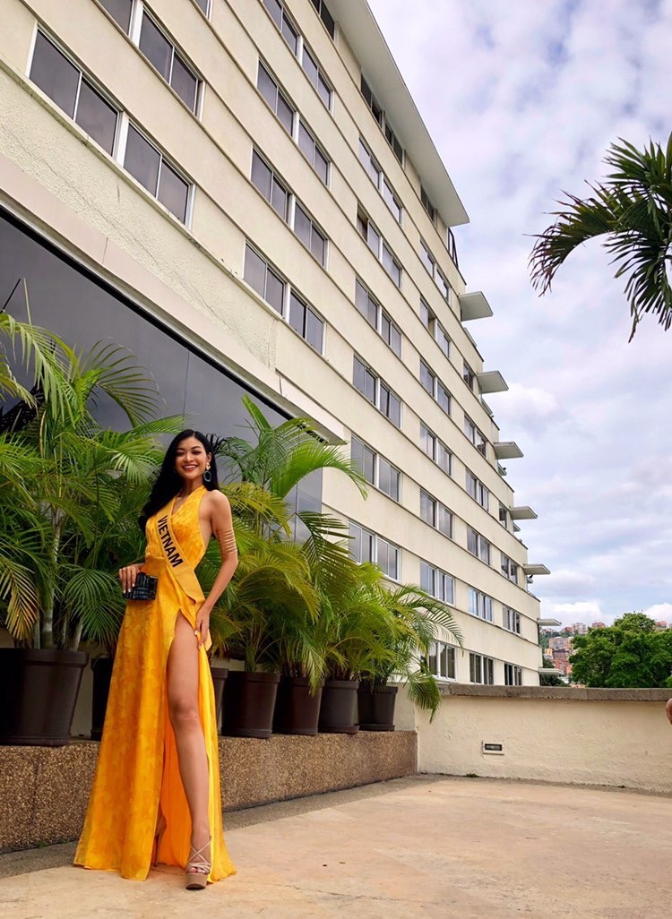 Á hậu Kiều Loan cùng các thí sinh Miss Grand International 2019. Ảnh: NVCC.