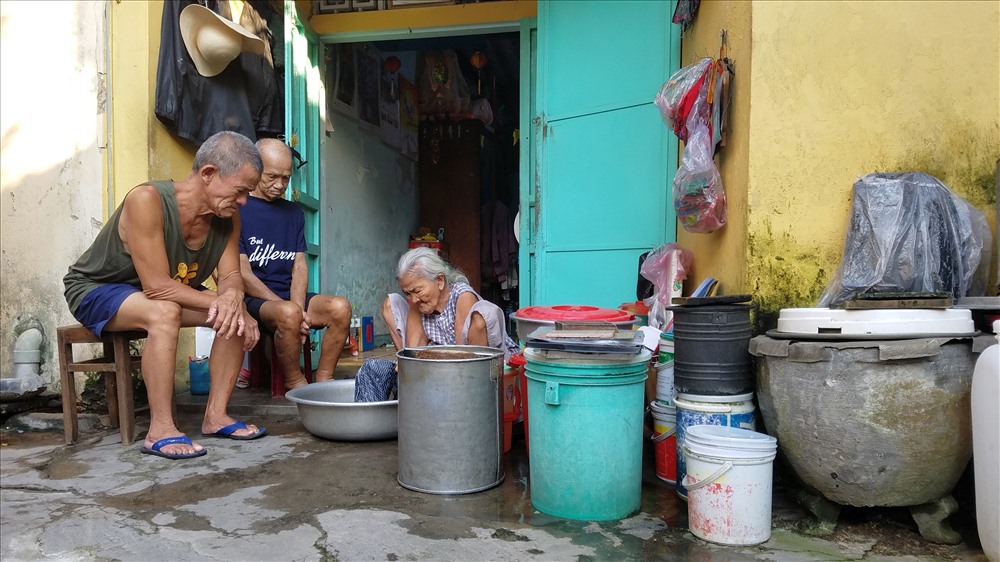 Gia đình cụ Đường. Ảnh: Làng Mai.