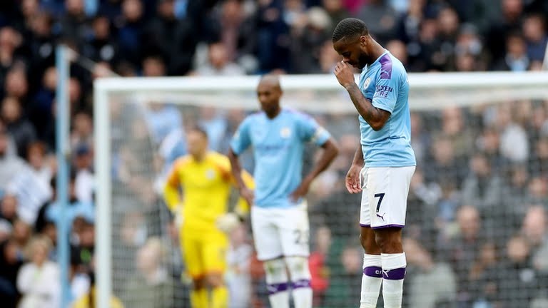 Man City vấp ngã. Ảnh: Reuters.
