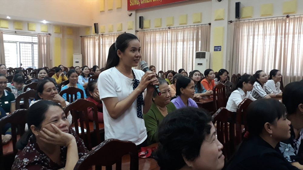 Đoàn viên, hội viên đặt câu hỏi cho các diễn giả