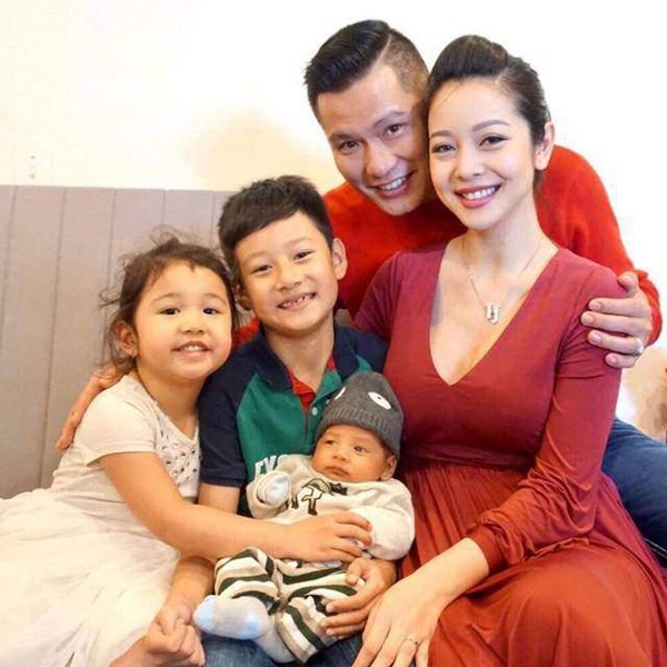 Jenifer Phạm cũng là một trong những bà mẹ nhiều con của showbiz Việt.