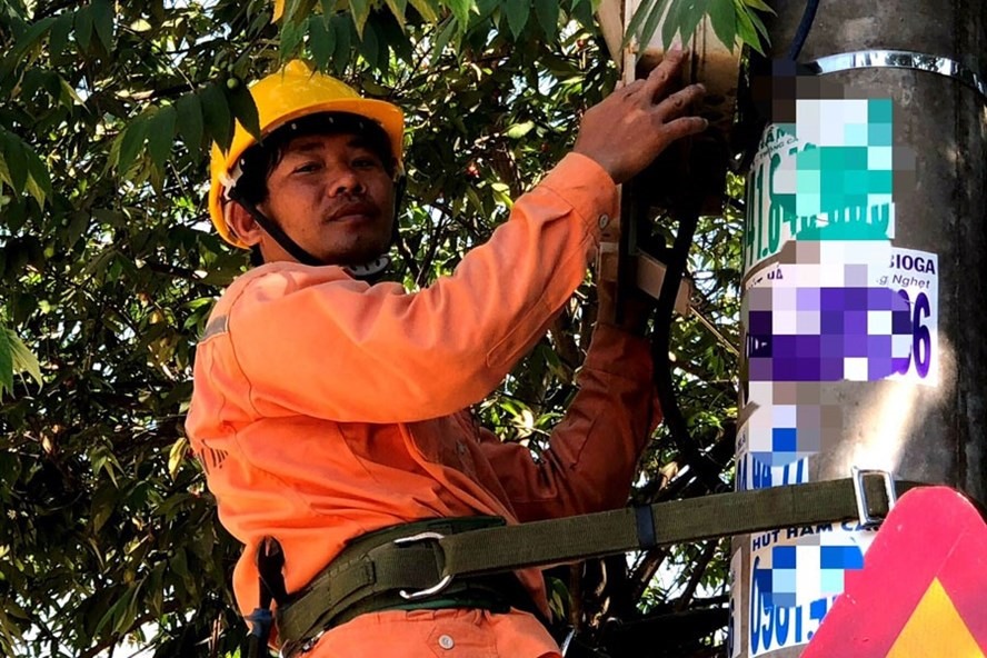 Điện đã thay đổi diện mạo nông thôn mới. Ảnh: Trần Hoá