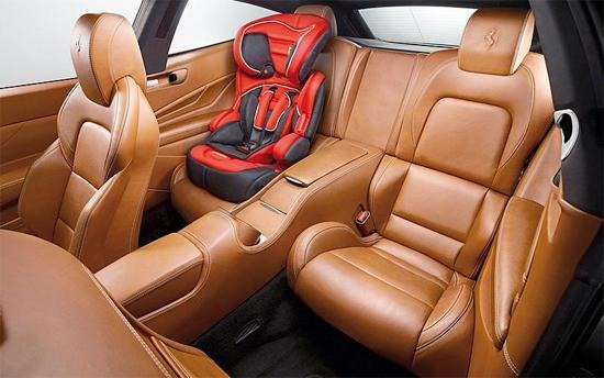 Ghế da thật rất đắt tiền nhưng đem lại sự sang trọng cho chiếc xe của bạn. Ảnh: ST