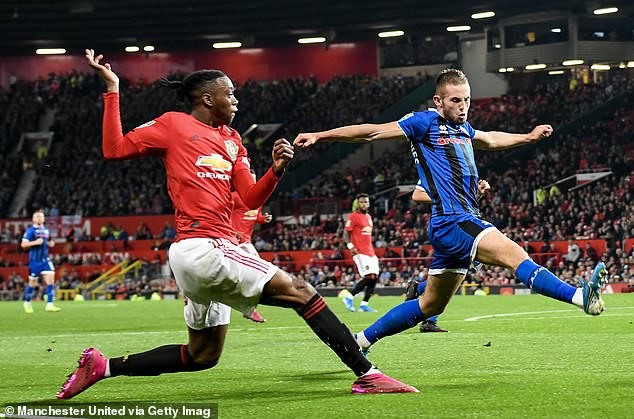 Wan-Bissaka (trái) sẽ trở lại? Ảnh: Getty.