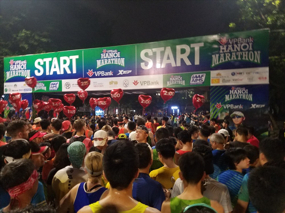 Cự ly marathon xuất phát lúc 4h30, cự ly half marathon xuất phát lúc 5h00