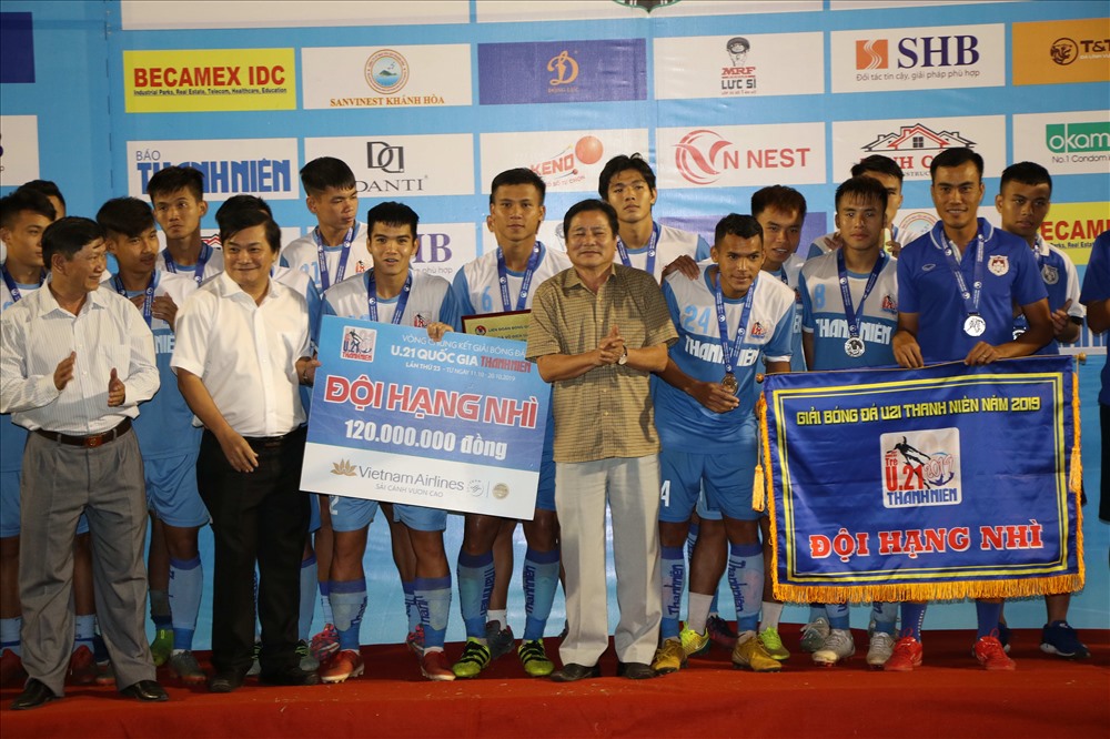 U21 Phố Hiến giành ngôi Á quân chung cuộc. Ảnh: Khả Hòa