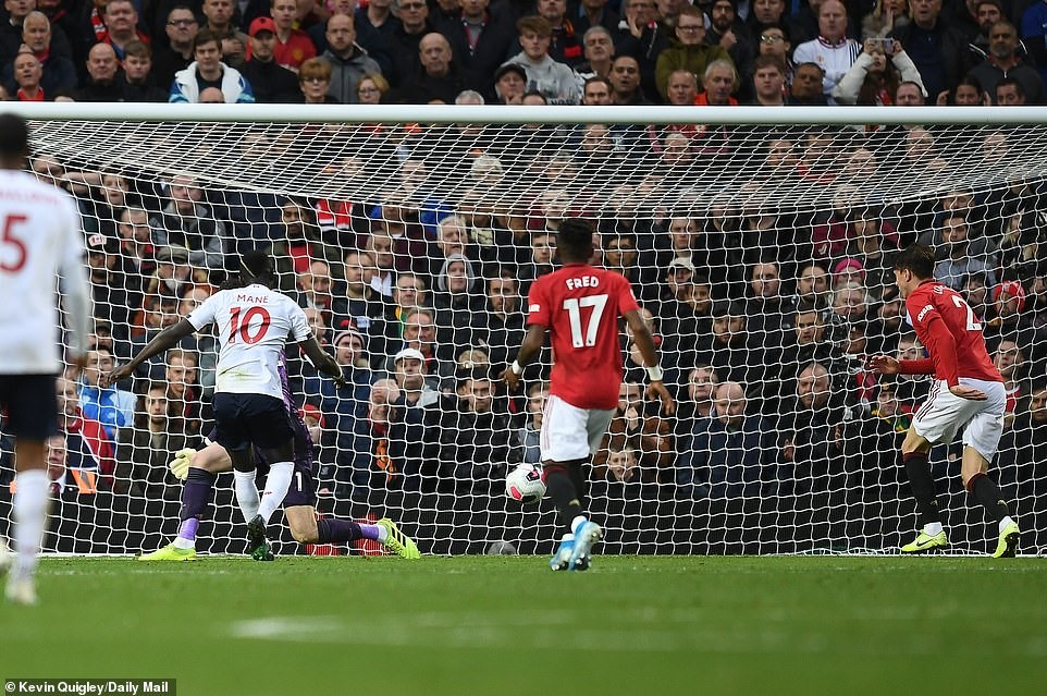 Ảnh: Daily Mail & Sky Sports.