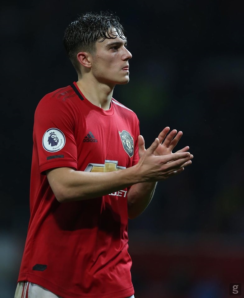 James được trang chủ của MU bình chọn là cầu thủ xuất sắc nhất trong trận derby nước Anh.