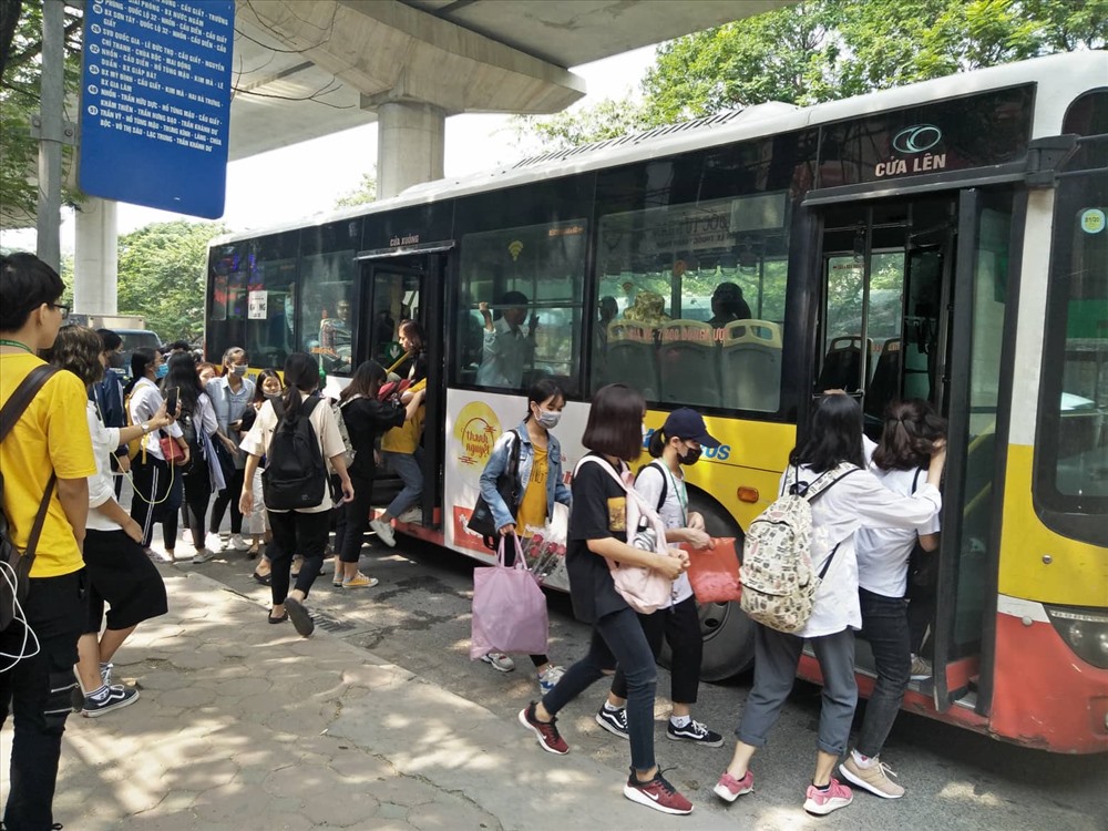 Xe buýt đang là phương tiện giao thông công cộng được khuyến khích phát triển.