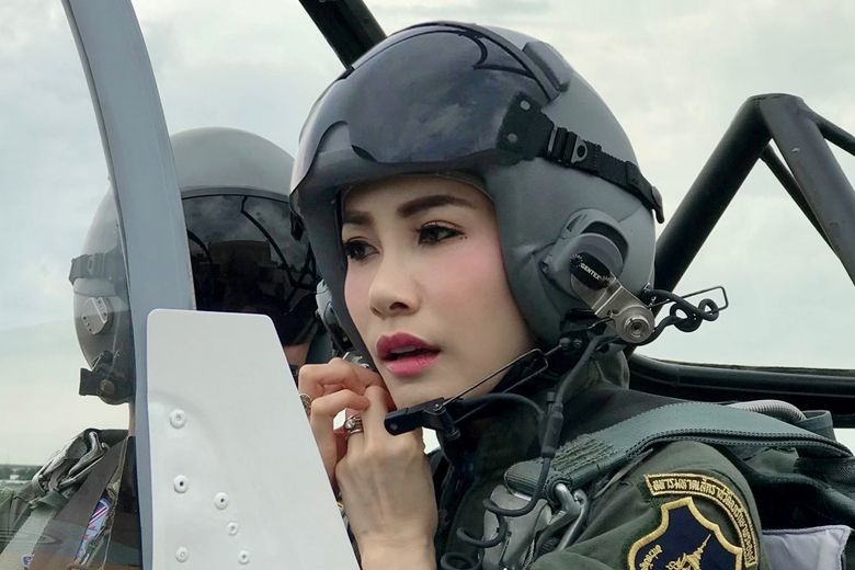 Một số hình ảnh hoàng quý phi Thái Lan từng được đăng trên website hoàng gia. Ảnh: ST, Khaosod.