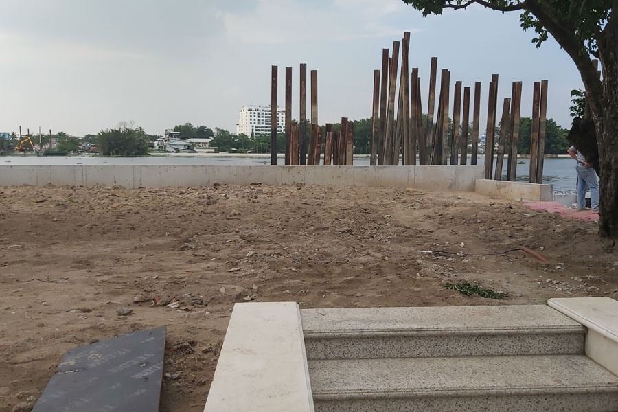 Cuối con hẻm nhà 189D được cải tạo thành khuôn viên dành riêng cho các “đại gia”. Ảnh: P.V