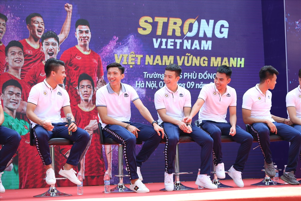 Họ không đến đây với vai trò là những cầu thủ đã và đang thành công trên con đường mơ ước của mình