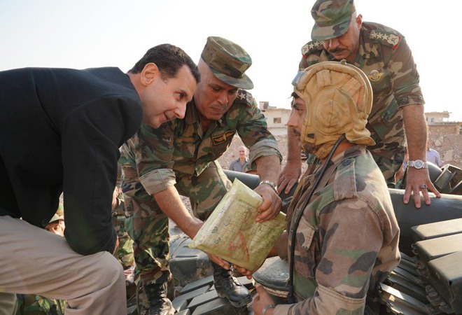 Một vài hình ảnh trong chuyến thị sát của ông Assad. Ảnh: South Front.