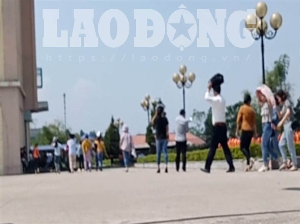 Giáo viên các tỉnh Cao Bằng, Bắc Kạn... lũ lượt đi thi chứng chỉ kiểu “chống trượt“.