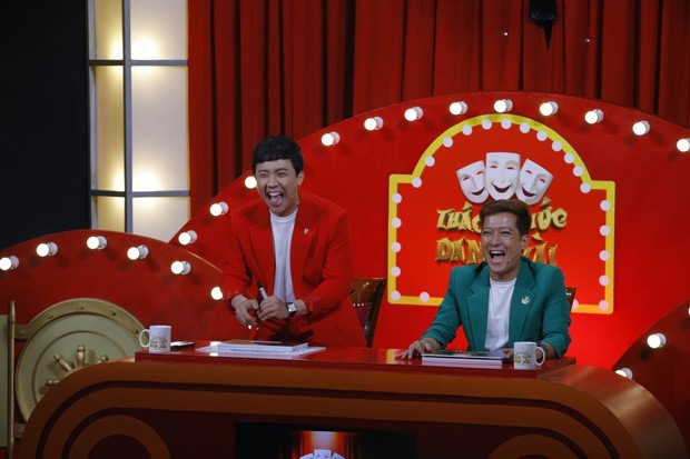 Trấn Thành - Trường Giang cười sảng khoái trước những câu nói của bà Tân. Ảnh: CMH.