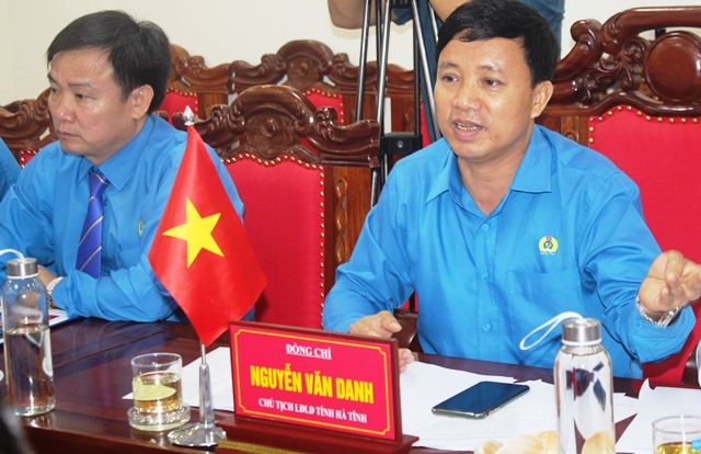 Ông Nguyễn Văn Danh - Chủ tịch LĐLĐ tỉnh Hà Tĩnh chia sẻ một số nội dung tại buổi tọa đàm.