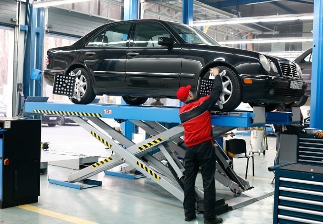 Chi phí bảo dưỡng và duy trì những dòng xe sang sử dụng trên 10 năm rất tốn kém. Ảnh BD.