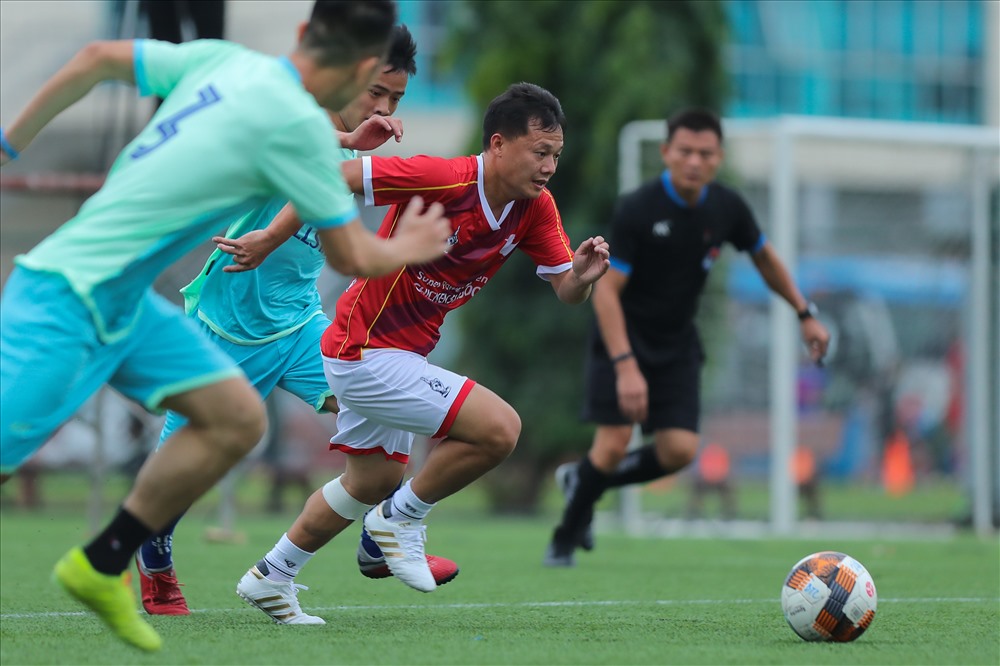 “Sóc nhỏ” Thành Lương vẫn luôn là nỗi kinh hoàng đối với bất kỳ hàng phòng ngự nào. Ảnh: Sơn Tùng