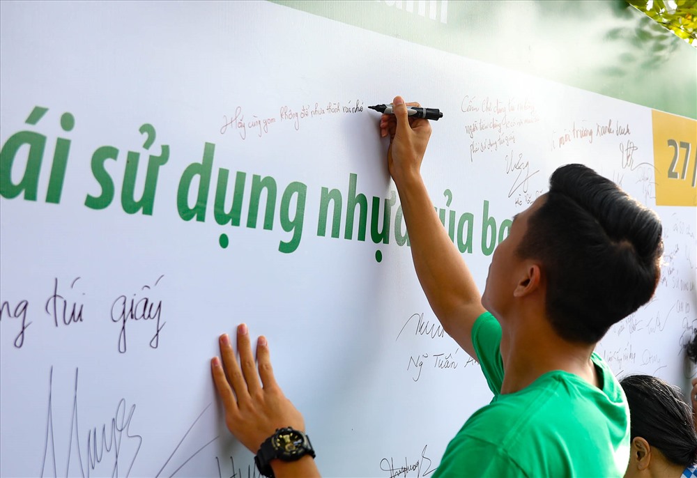 BÙi Tiến Dũng có mặt tại chương trình và. Ảnh: Như Đạt