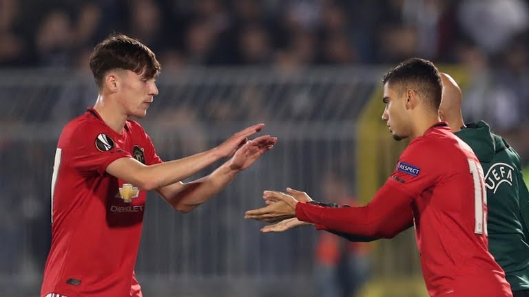 Man United đang tận dụng cầu thủ trẻ. Ảnh: Reuters.