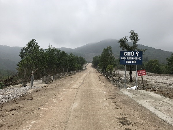 Đường lên đỉnh ngàn Nưa. Ảnh: Nguyễn Dũng