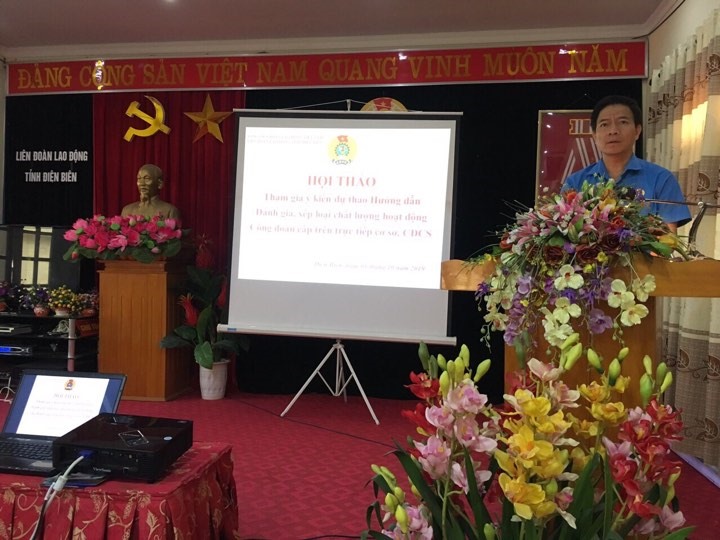 Đồng chí Lê Thanh Hà - Ủy viên Ban Chấp hành Tổng LĐLĐ Việt Nam, Chủ tịch LĐLĐ tỉnh phát biểu tại Hội thảo. Ảnh: T. Thuỷ