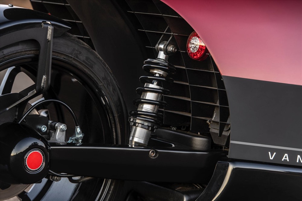 Đây là mẫu ô tô 3 bánh mui trần có thiết kế thể thao và không kém phần cá tính. Ảnh: Carsoops