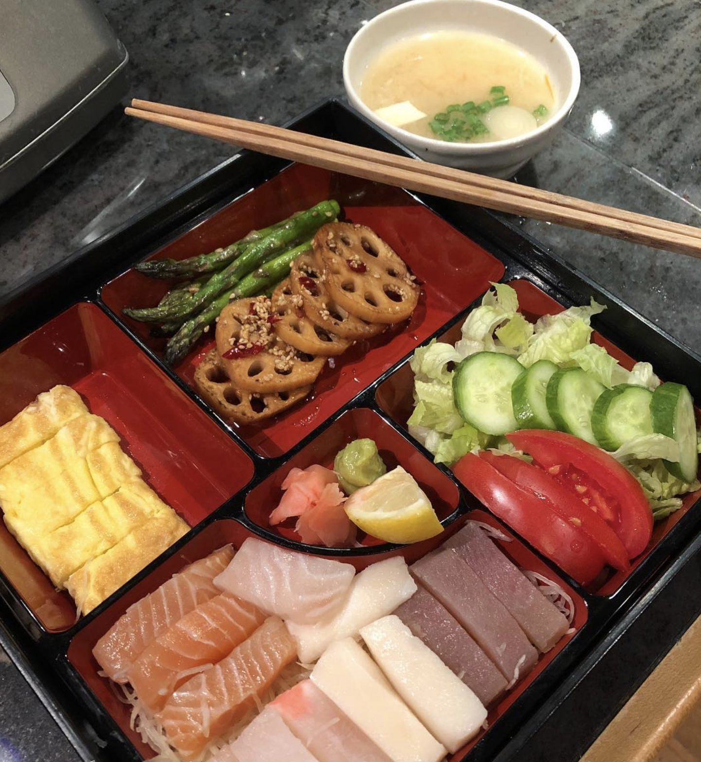 Chế độ ăn uống của người Nhật siêu tươi và lành mạnh. Bạn cần phải:
