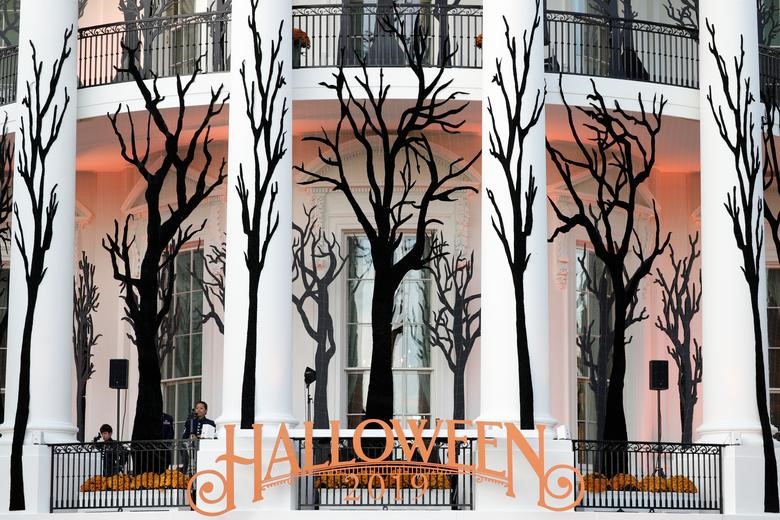 Nhà Trắng trang trí dịp Halloween. Ảnh: Reuters