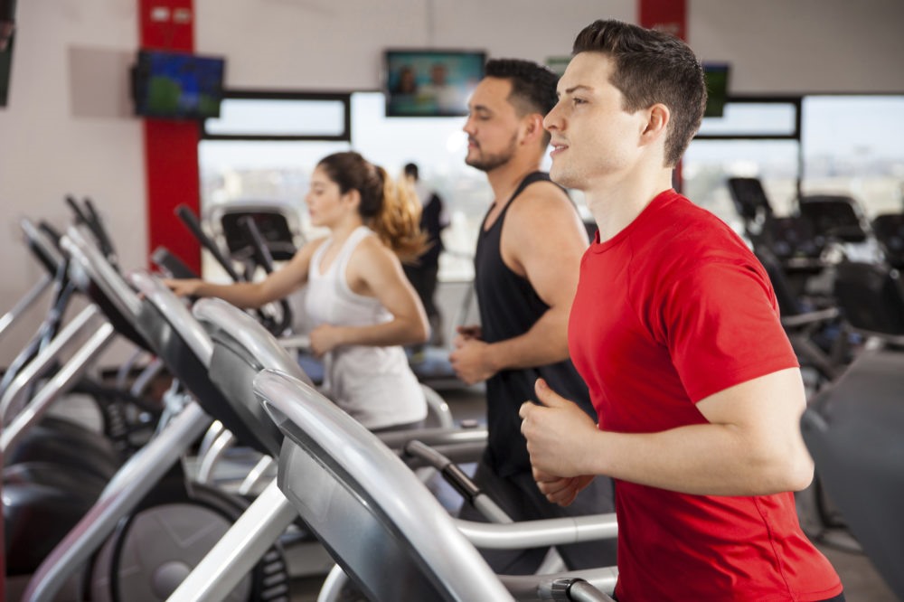 Khởi động và bắt đầu bằng cách đi bộ và tăng dần tốc độ.