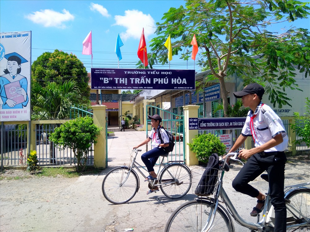 Trường Tiểu học “B” thị trấn Phú Hòa - nơi xảy ra vụ việc. Ảnh: Lục Tùng