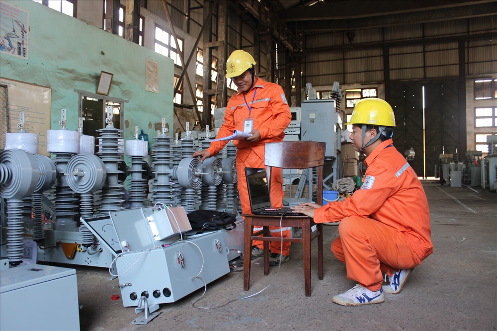 Trải qua 50 năm hình thành và phát triển EVNNPC đã đóng góp rất lớn vào công cuộc chiến đấu, bảo vệ và phát triển đất nước. Ảnh: EVNNPC