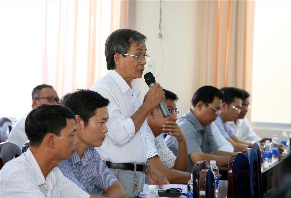 Cử tri tại TP.Cần Thơ kiến nghị tại cuộc tiếp xúc cử tri. Ảnh: H.T