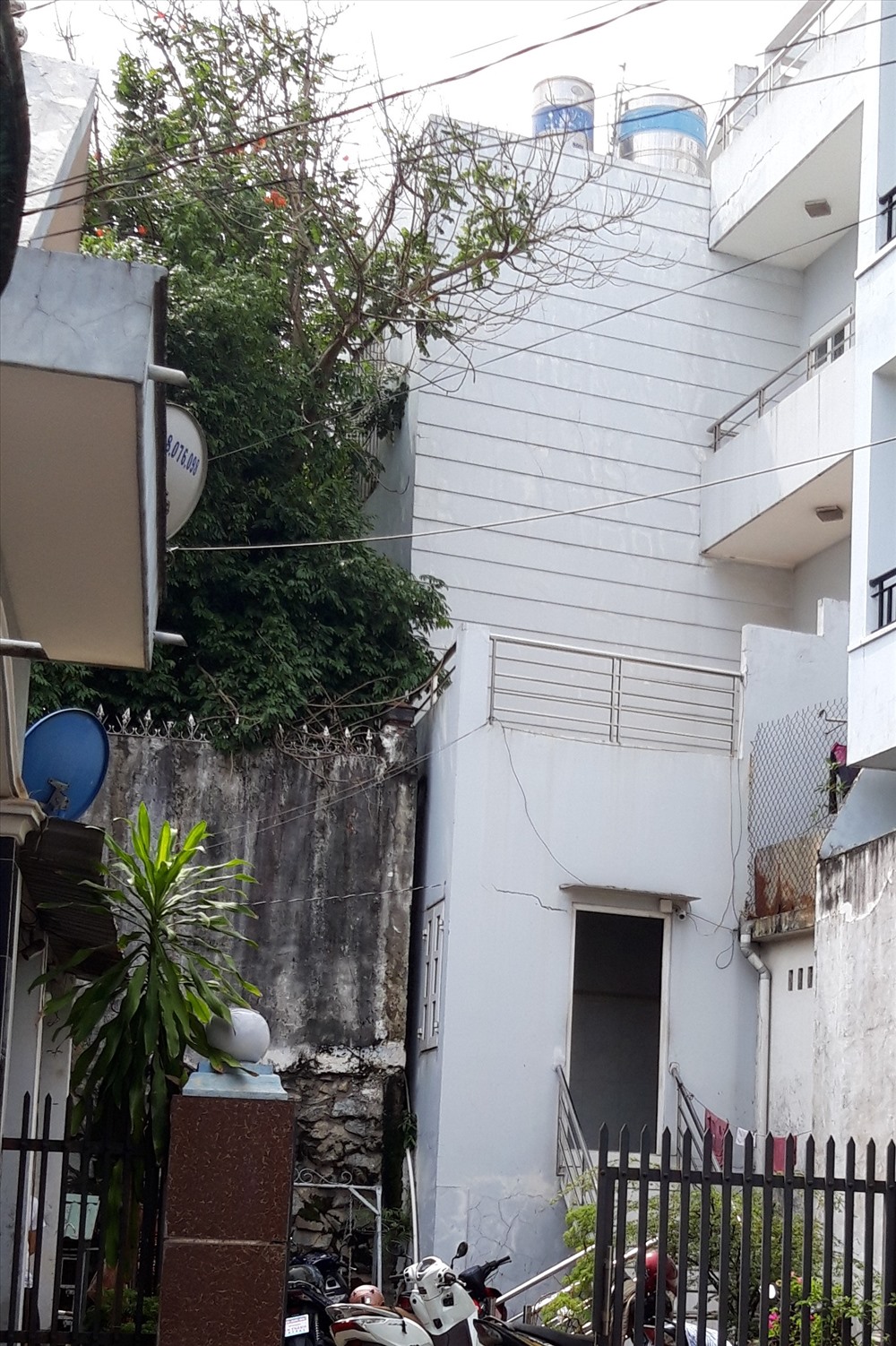 Phía sau của tiệm vàng bị mất trộm