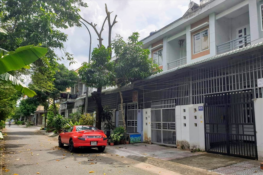 Một dãy nhà từng bị Cty 8 mang sổ đỏ đi thế chấp ngân hàng