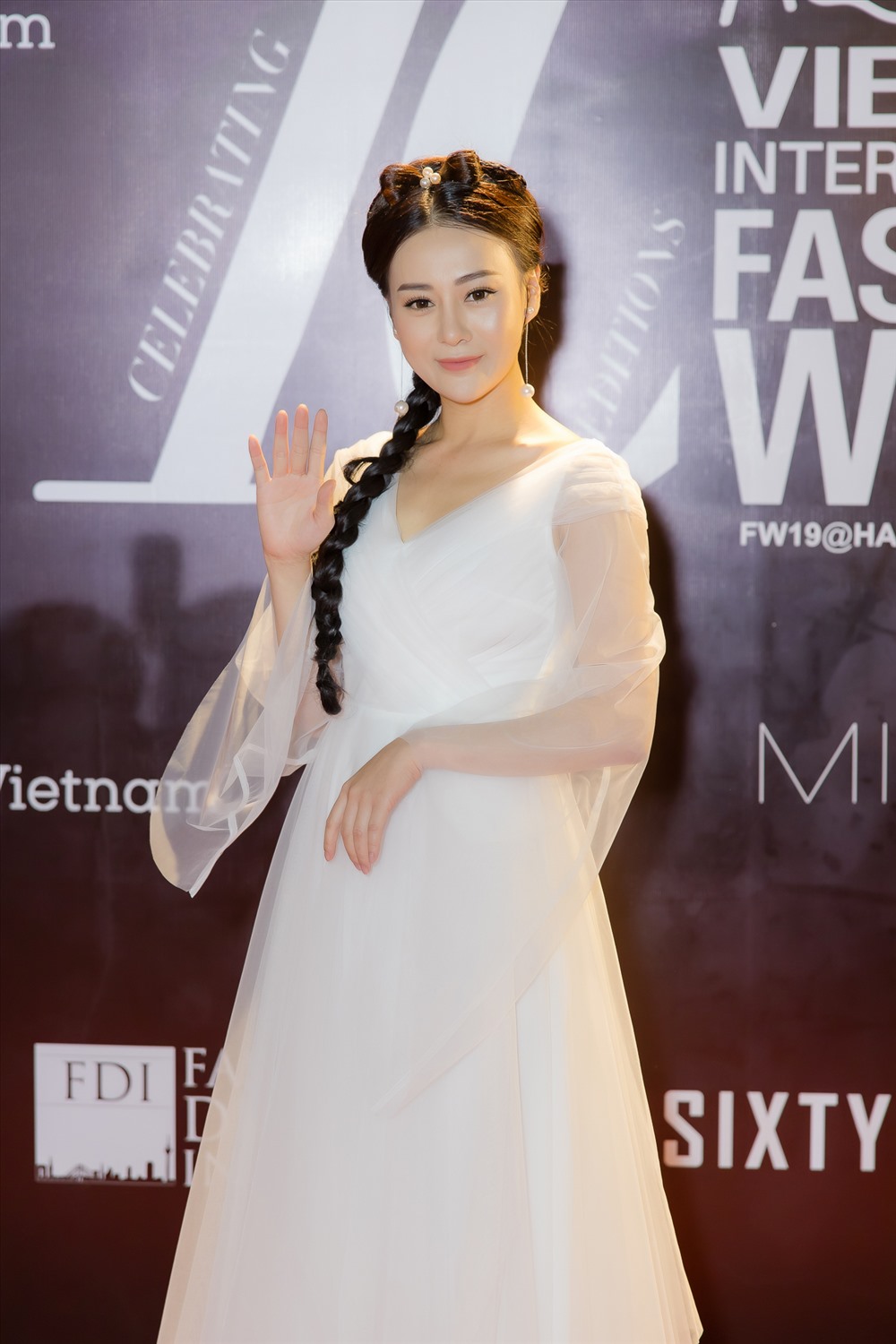 Nữ diễn viên
