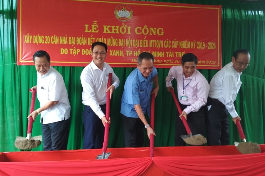 Tập đoàn Đất Xanh tài trợ 1 tỉ đồng xây nhà đại đoàn kết tại Hậu Giang