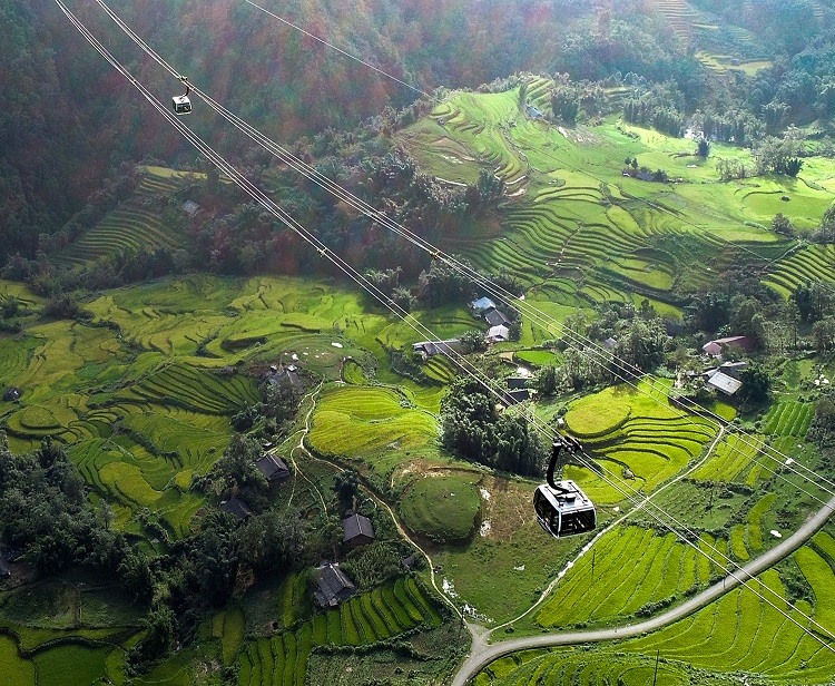 Thung lũng Mường Hoa nhìn từ cáp treo Fansipan
