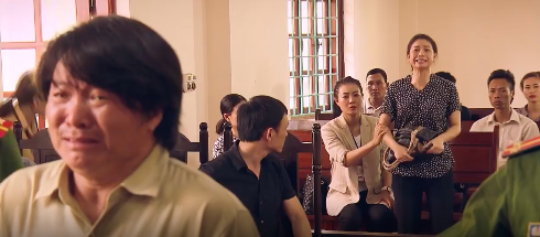 Vợ Tị hét lên giữa phiên toà. Ảnh: CMH.