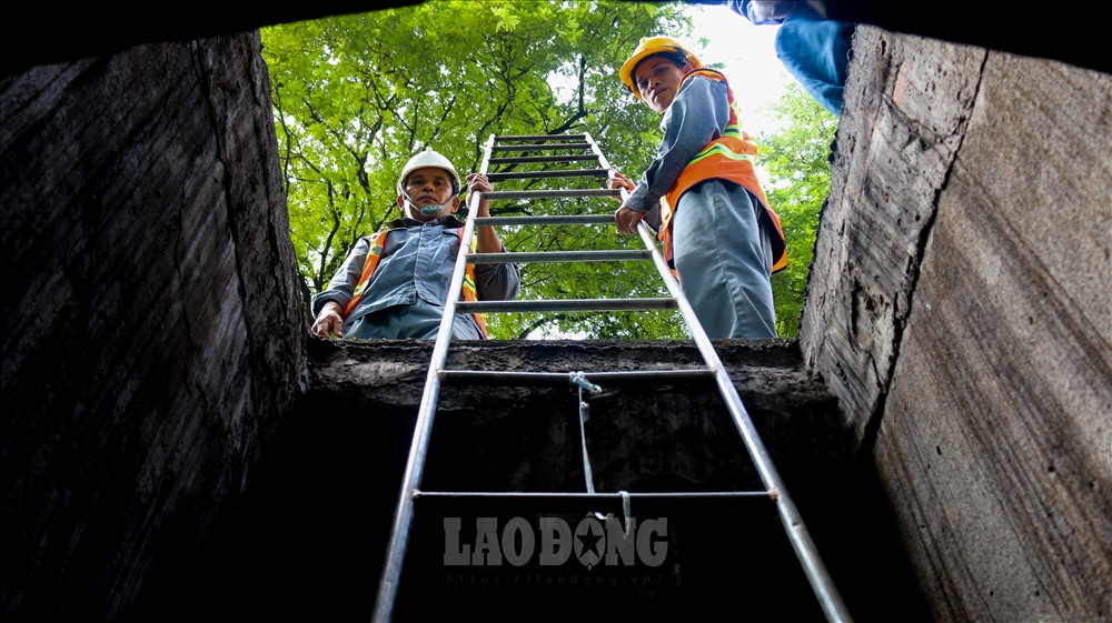 Theo những cán bộ phụ trách lĩnh vực thoát nước, gạch xây cống vòm ở trung tâm Sài Gòn là loại gạch thẻ (không có lỗ), rất chắc chắn. Gạch này được cho là sản xuất ở Việt Nam, còn xi măng được đưa từ Pháp sang.