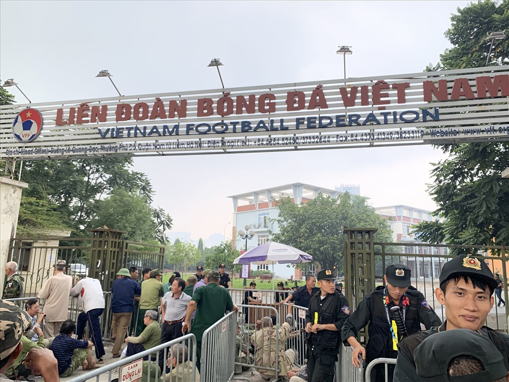 Lực lượng an ninh đã có mặt để đảm bảo trật tự trước trụ sở VFF.