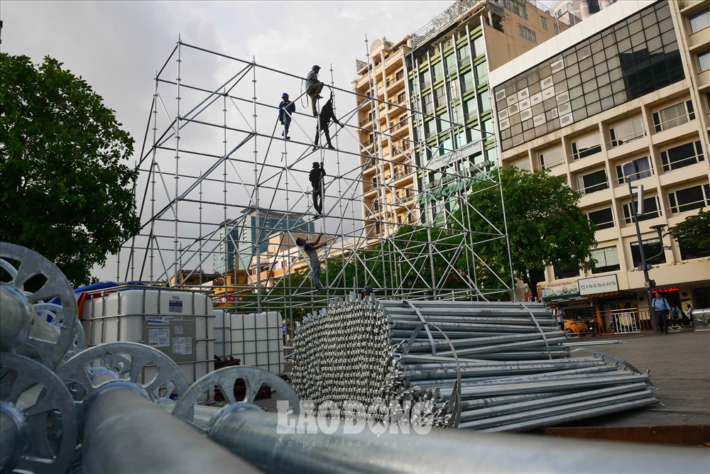 Không khí ủng hộ cho đội tuyển U23 Việt Nam đang diễn ra khắp Sài Gòn.