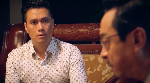 Chủ tịch Trần Nghĩa nhắc nhở Vũ và con trai nên dọn dẹp cẩn thận nếu không muốn “đắm đò giặt mẹt“. Ảnh: CMH.