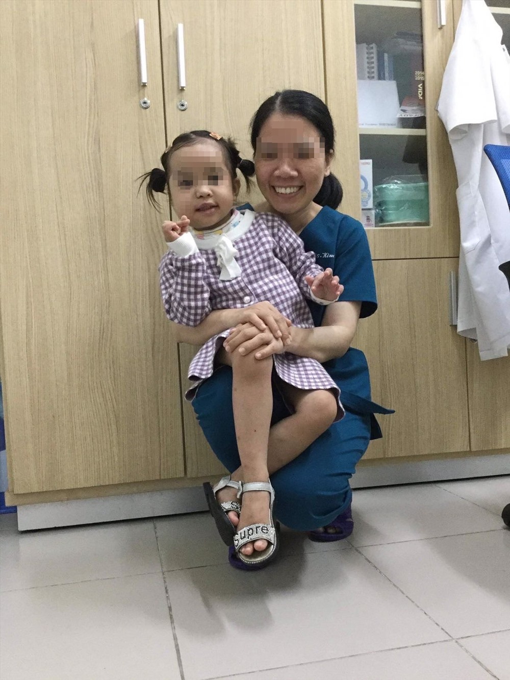 Sau ca phẫu thuật, bệnh nhi Ng. đã hồi phục sức khỏe hoàn toàn, có thể đi học trở lại trong thời gian tới. Ảnh: BV cung cấp.