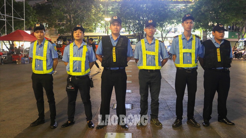 Lực lượng bảo an được huy động để đảm bảo an ninh cho buổi công chiếu.