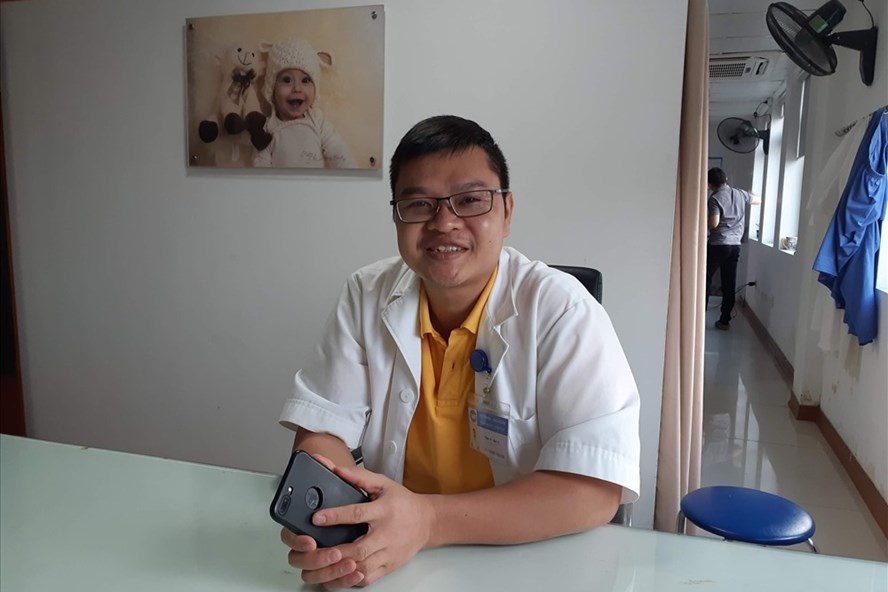 Bỏ hẳn thuốc lá, có con sau gần 10 năm vô sinh thứ phát