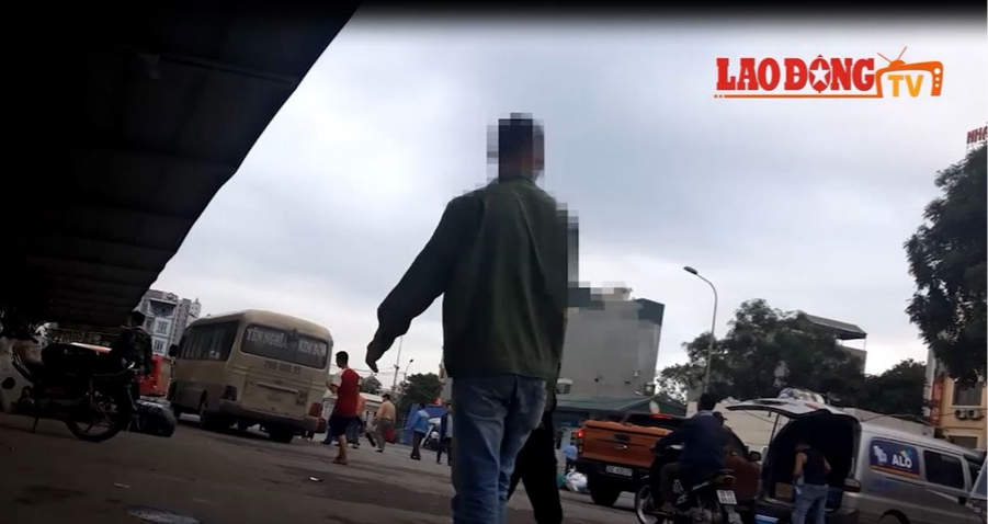 Mỗi ngày số tiền phí hàng hóa trái phép thu được là rất lớn.