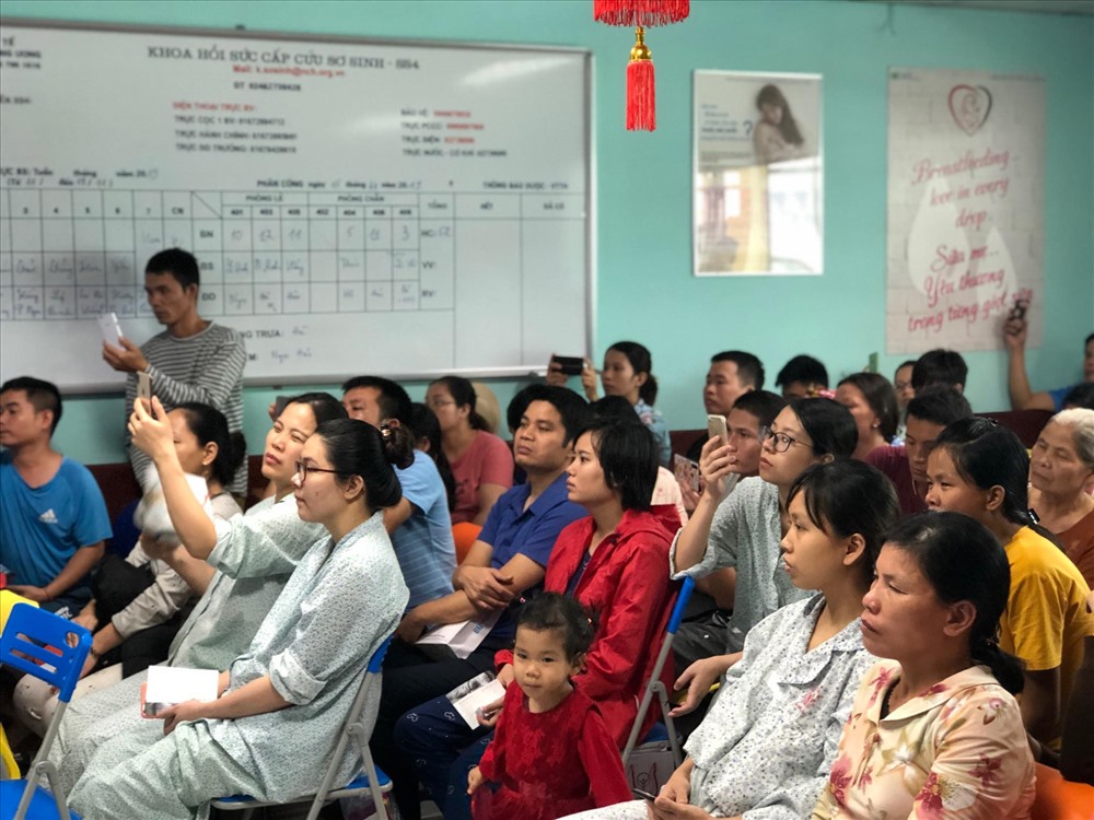 Nhiều gia đình có trẻ sinh non đến tham dự lễ kỉ niệm.