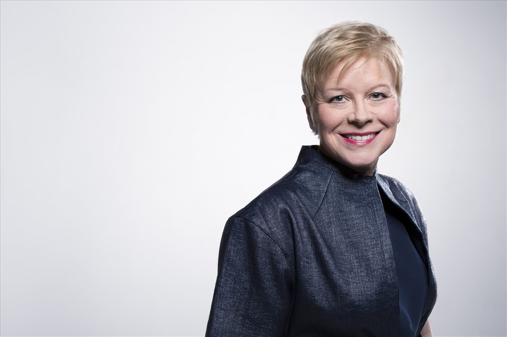 Bà Linda Jackson, CEO của Citroen người được vinh danh là Phụ nữ có đóng góp nhiều nhất cho ngành công nghiệp ôtô của năm.